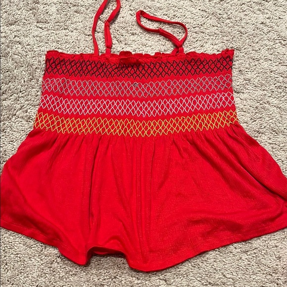 Red Smocked string-strap Top 😍😍😍 - Picture 2 of 5
